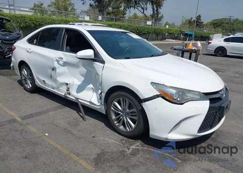 2015 Toyota Camry Se z USA, uszkodzony, nr VIN 4T1BF1FK6FU995161